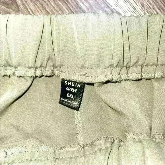 Woman's Shorts - Picture 3 of 3